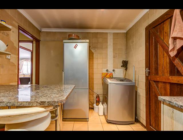 3 BEDROOM SECTIONAL TITLE FOR SALE IN TEMBISA CENTRAL